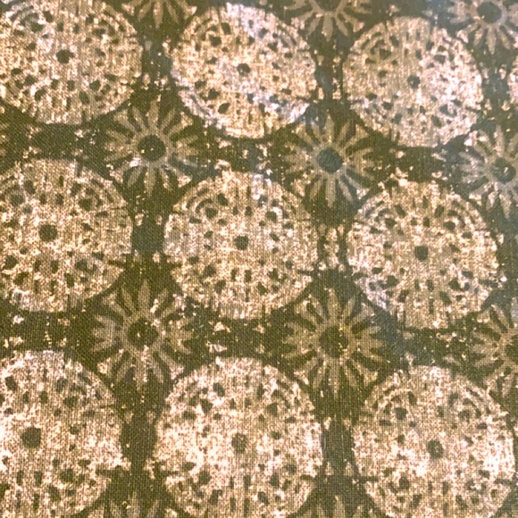 Table/Picnic Throw.  Color Green/White 💚 - Picture 3 of 6